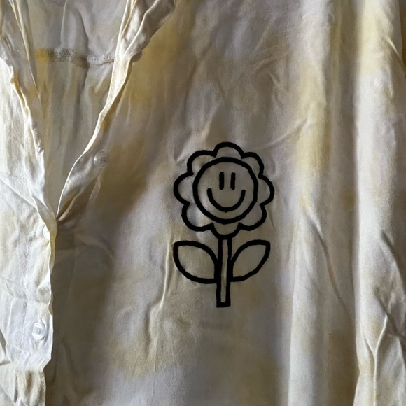 Native Youth Plus oversized shirt with flower embroidery in vintage wash - Picture 4 of 5